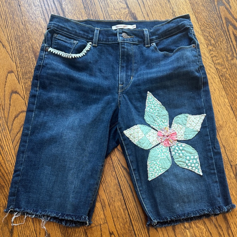 Vintage Levi’s Jean Denim Shorts with Hand Sewn Floral Patch Frayed